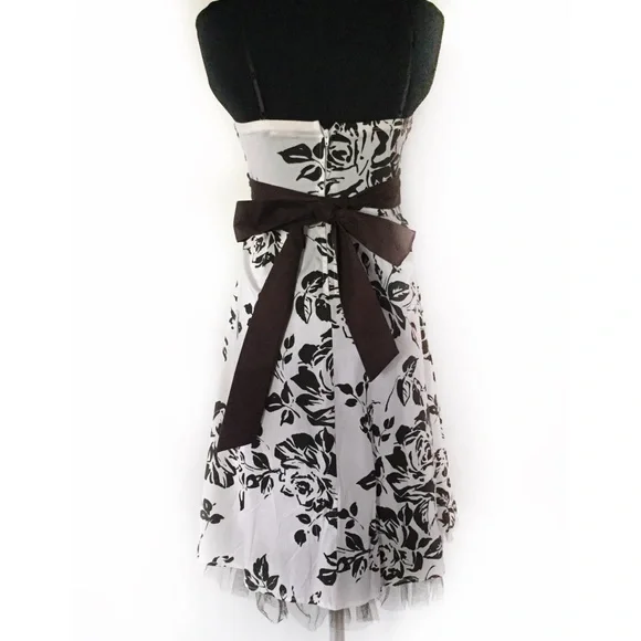 Ruby Rox Spring Dress - Picture 4 of 8